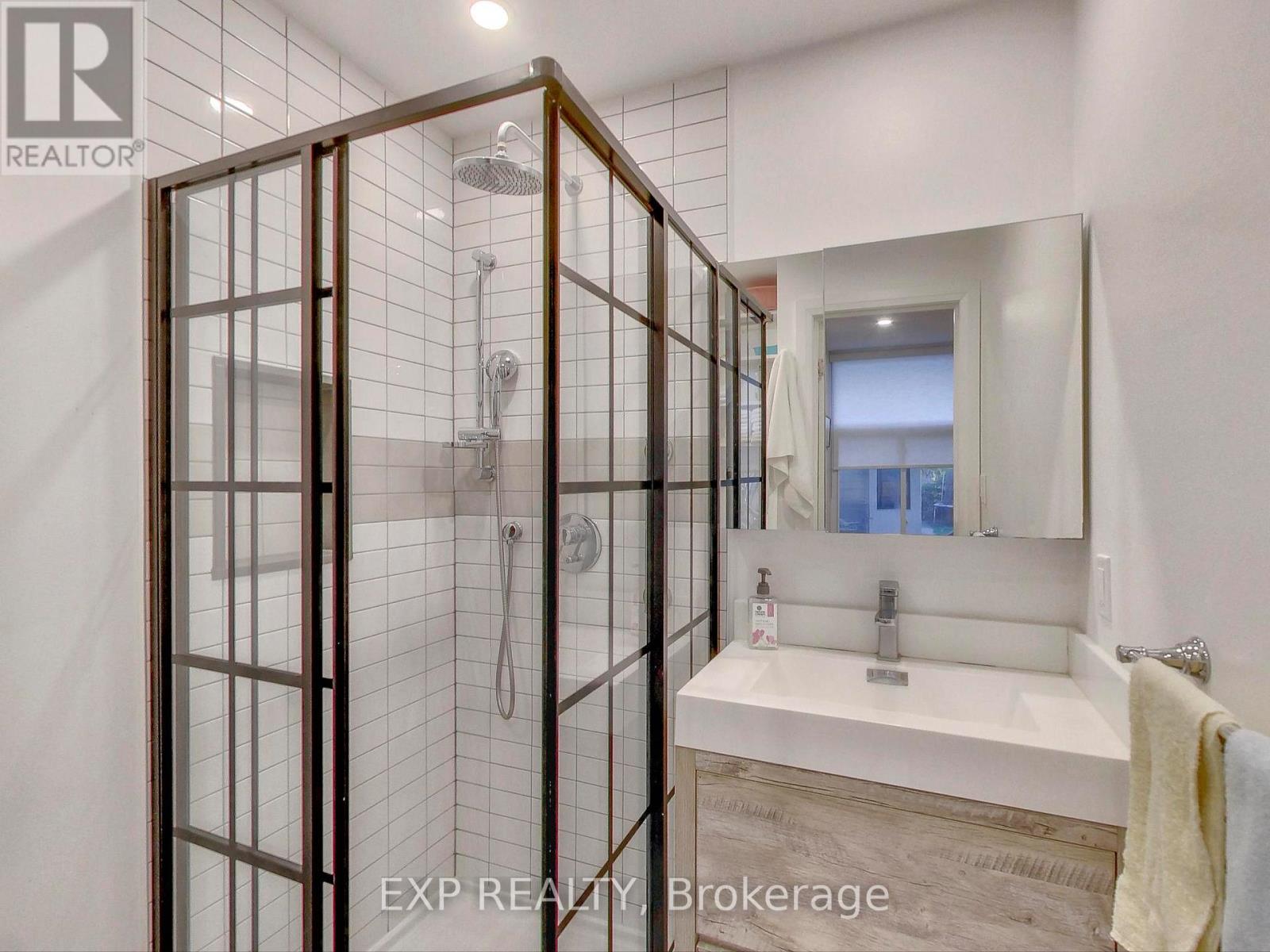 29 Cloverdale Road, Toronto, Ontario  M6N 3L6 - Photo 11 - W12730090