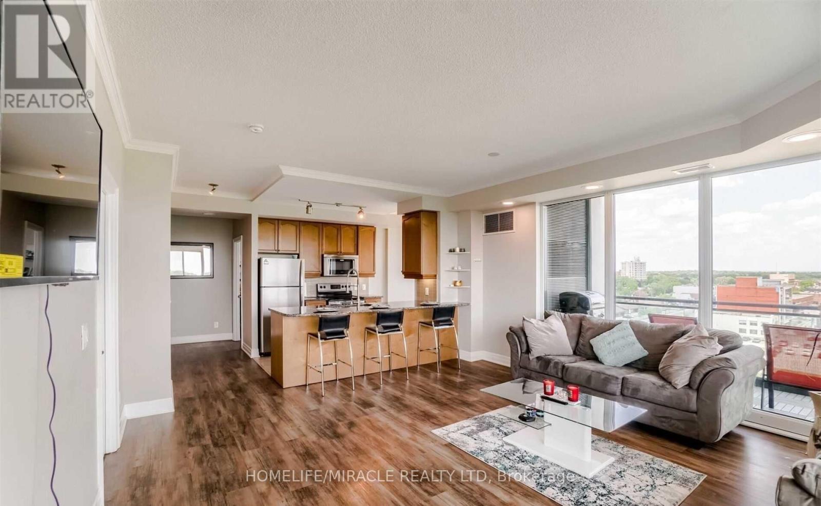 1002 - 100 John Street, Brampton, Ontario  L6W 0A8 - Photo 10 - W12730100