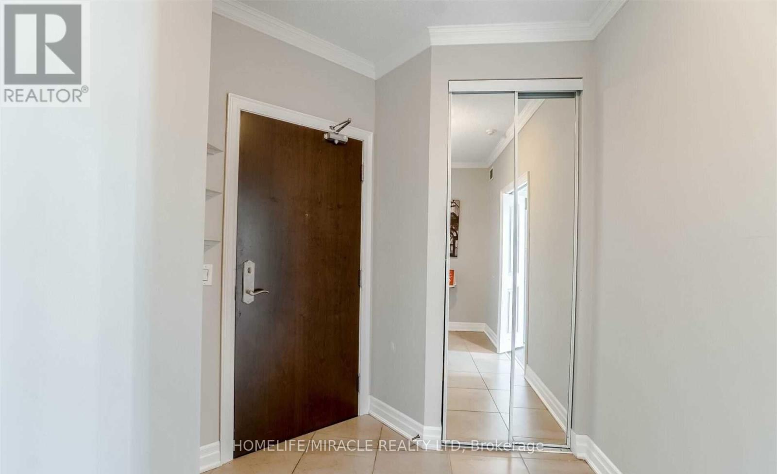 1002 - 100 John Street, Brampton, Ontario  L6W 0A8 - Photo 3 - W12730100