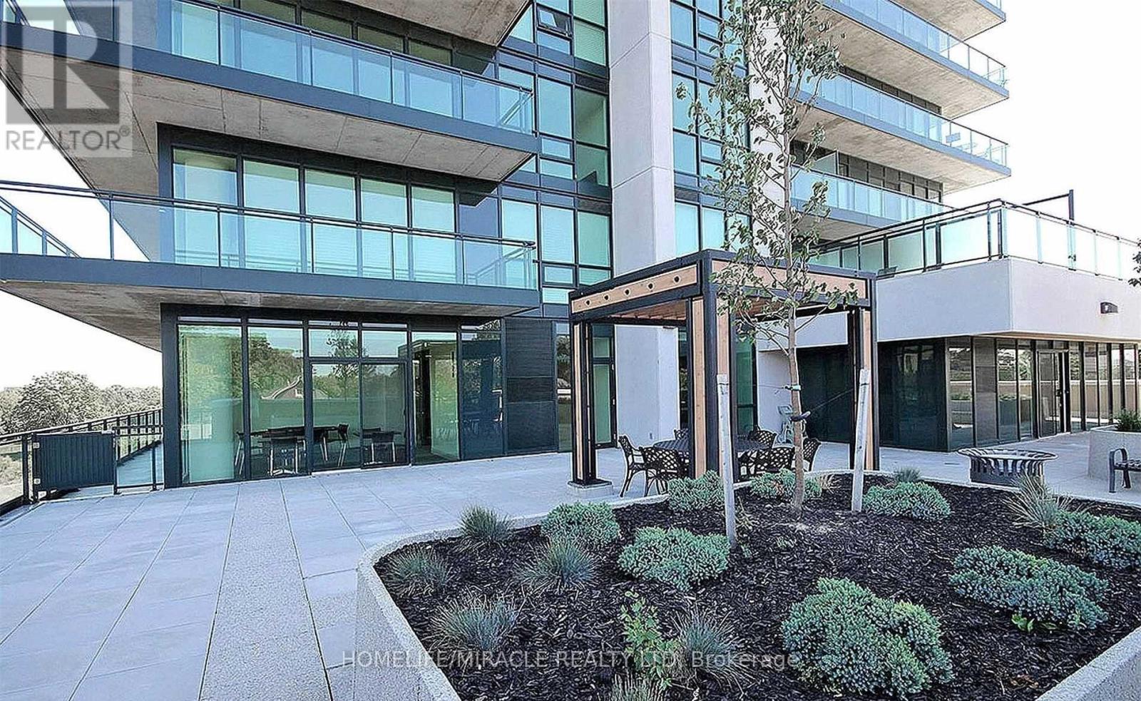 1002 - 100 John Street, Brampton, Ontario  L6W 0A8 - Photo 34 - W12730100