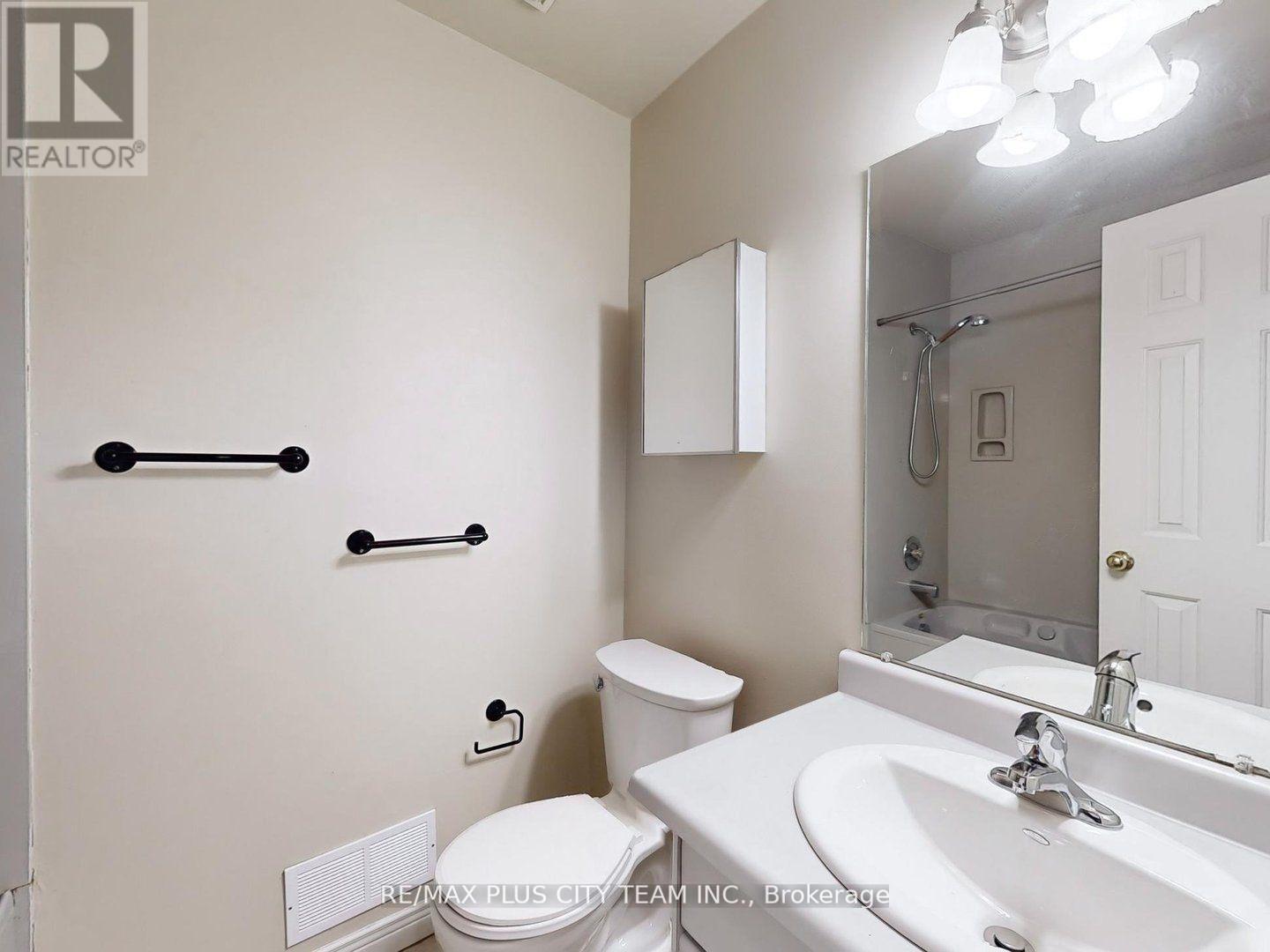 1 - 183 Nelson Street, Oakville, Ontario  L6L 3J4 - Photo 13 - W12730148