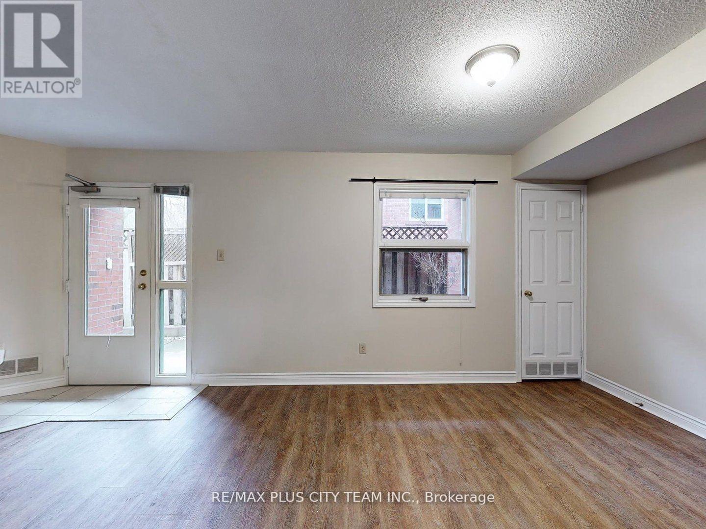 1 - 183 Nelson Street, Oakville, Ontario  L6L 3J4 - Photo 7 - W12730148