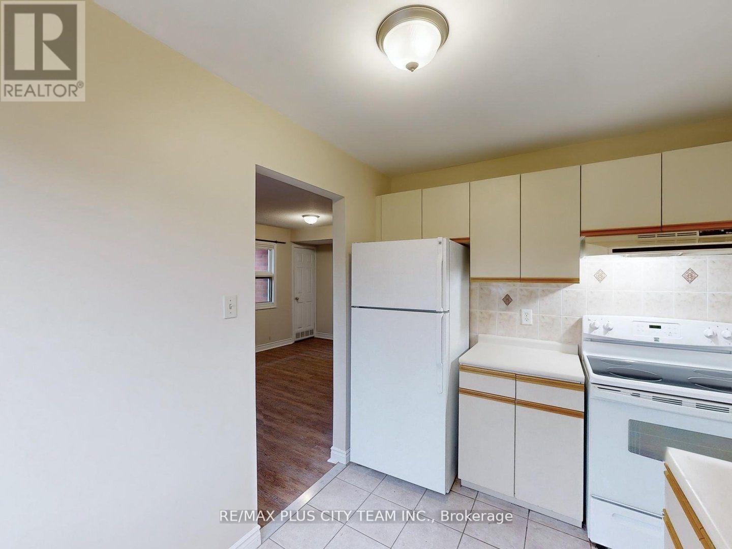 1 - 183 Nelson Street, Oakville, Ontario  L6L 3J4 - Photo 9 - W12730148