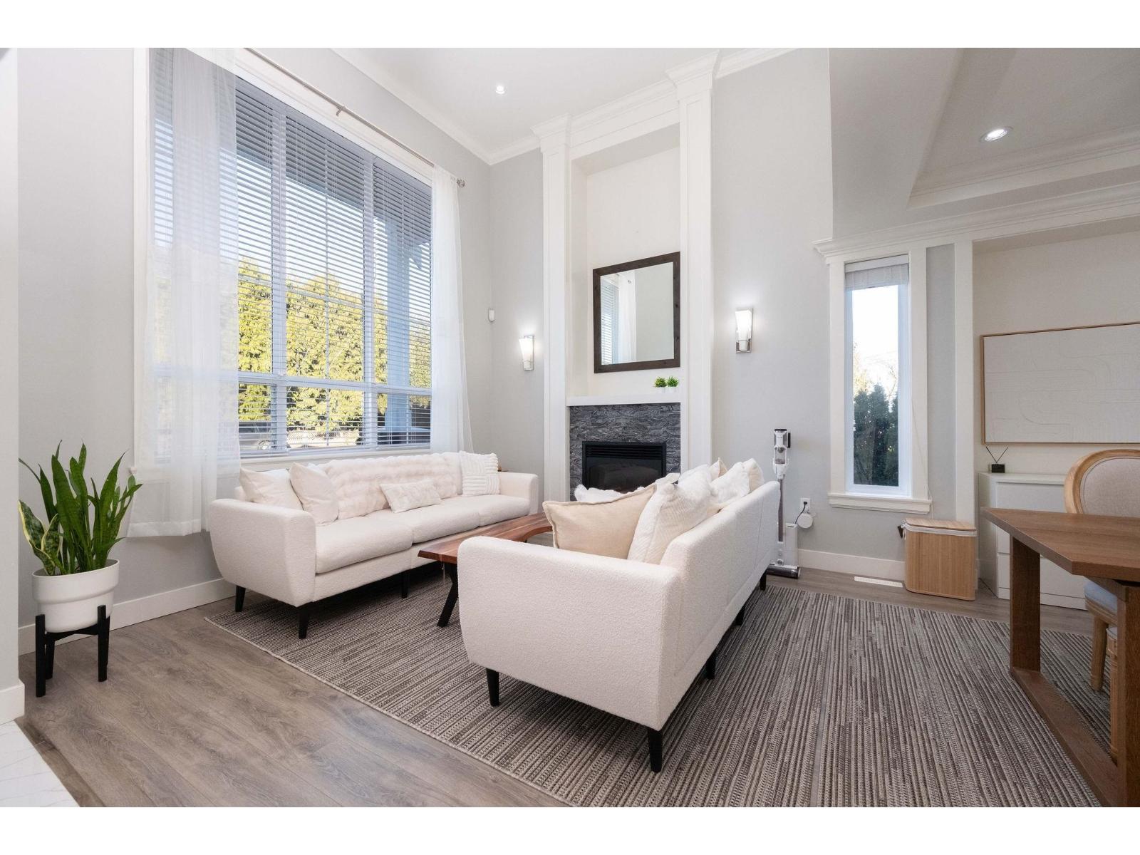 35280 Mcewen Avenue, Mission, British Columbia  V2V 0G2 - Photo 2 - R3083051