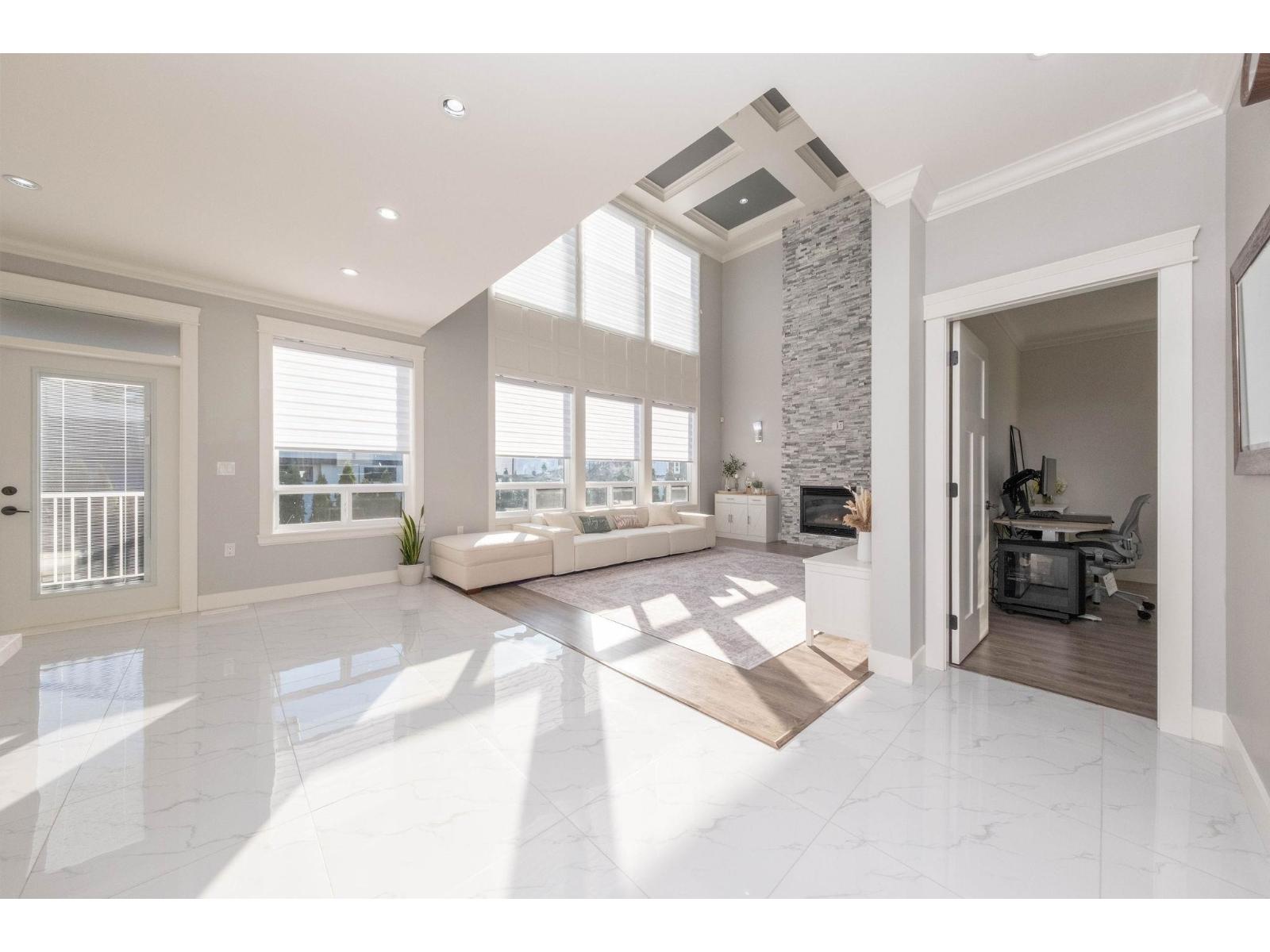 35280 Mcewen Avenue, Mission, British Columbia  V2V 0G2 - Photo 5 - R3083051