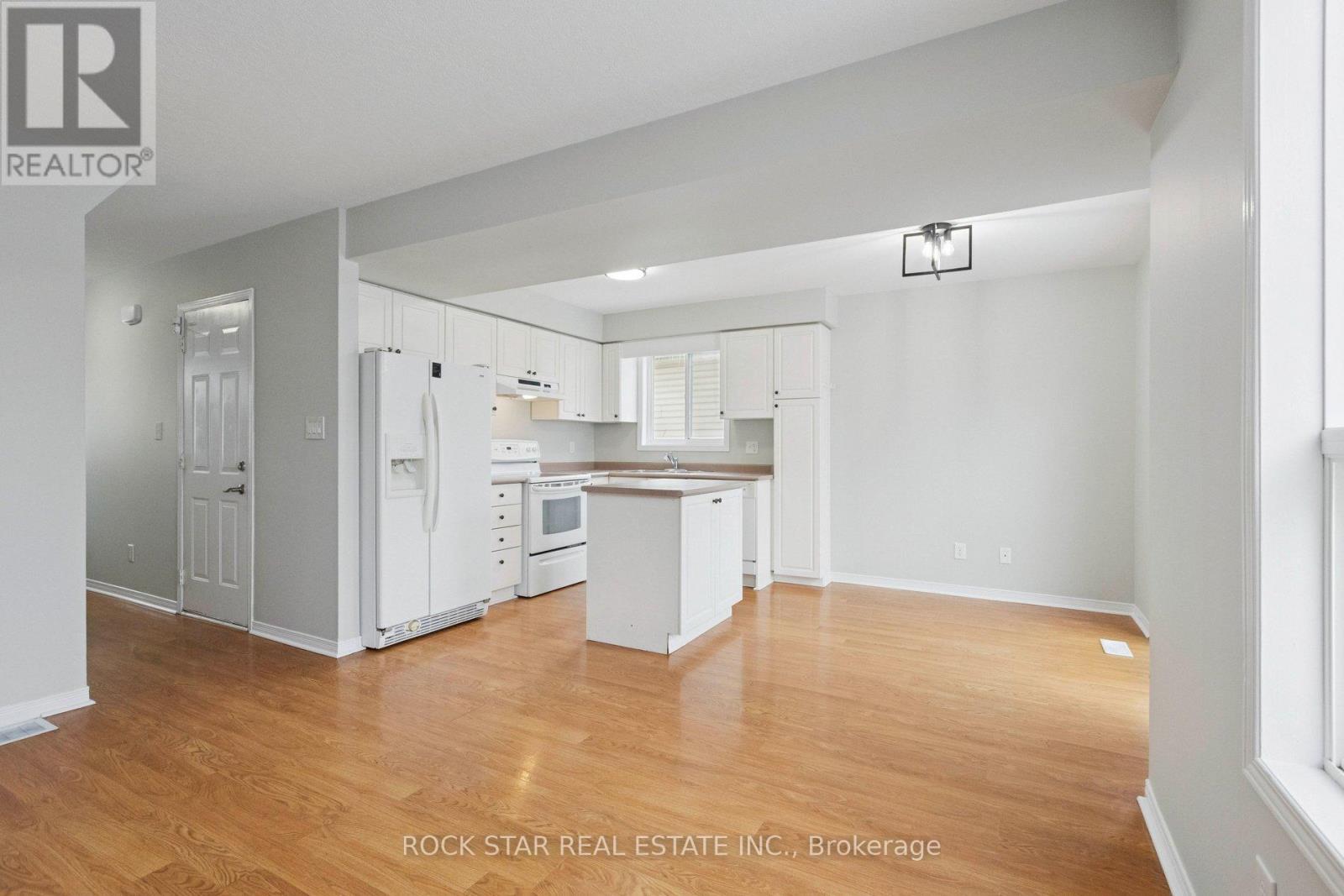 64 Dawn Ridge Drive, Kitchener, Ontario  N2N 3J5 - Photo 4 - X12729966