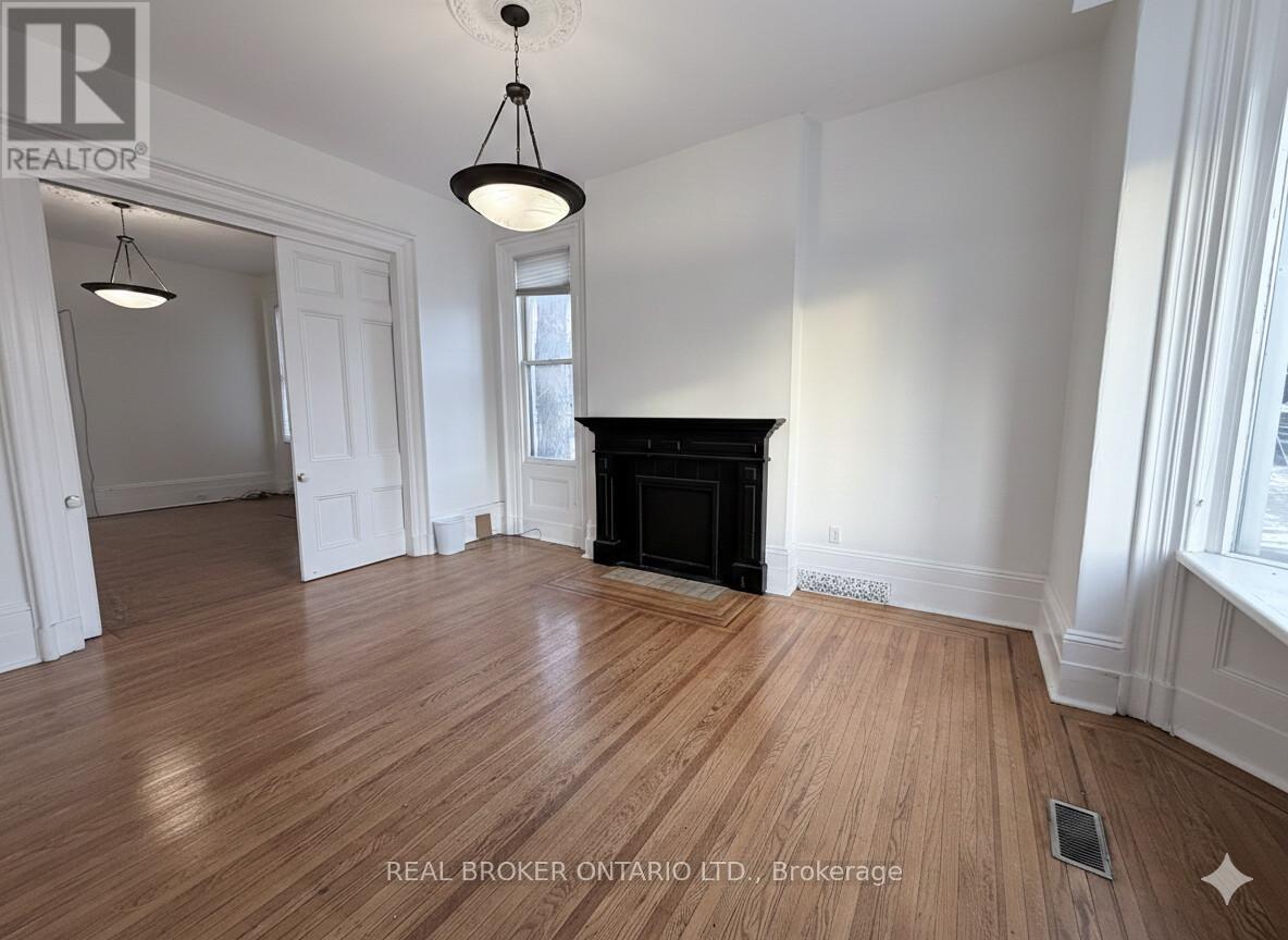 1 - 276 Main Street W, Hamilton, Ontario  L8P 1J8 - Photo 5 - X12730122