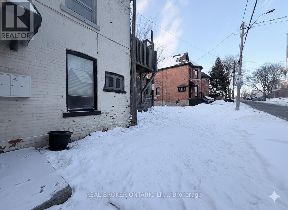 1 - 276 Main Street W, Hamilton, Ontario  L8P 1J8 - Photo 8 - X12730122