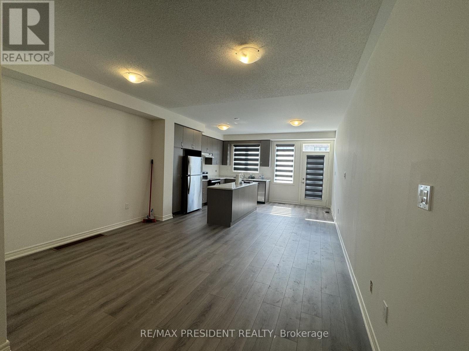 45 Gledhill Crescent, Cambridge, Ontario  N1T 0G4 - Photo 3 - X12730124