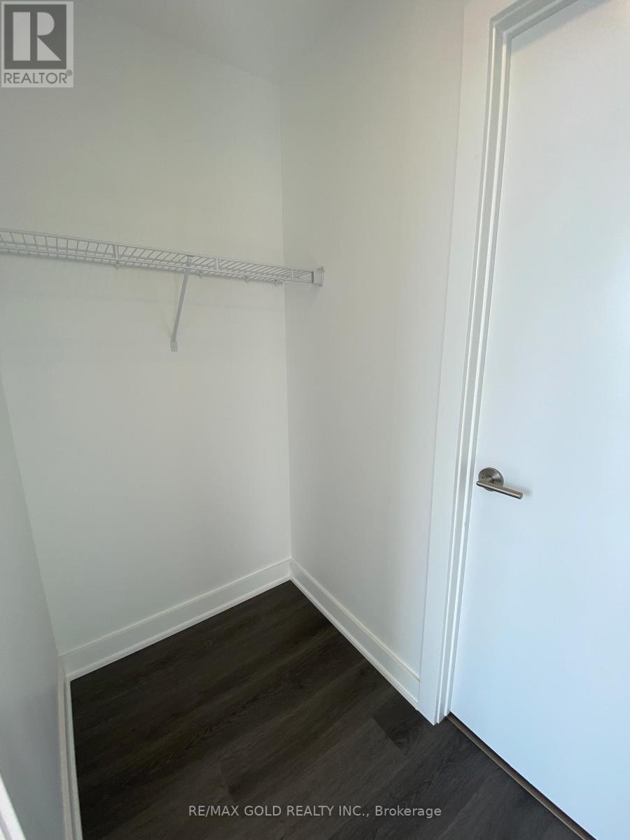 2412 - 25 Wellington Street, Kitchener, Ontario  N2G 0G5 - Photo 11 - X12730136