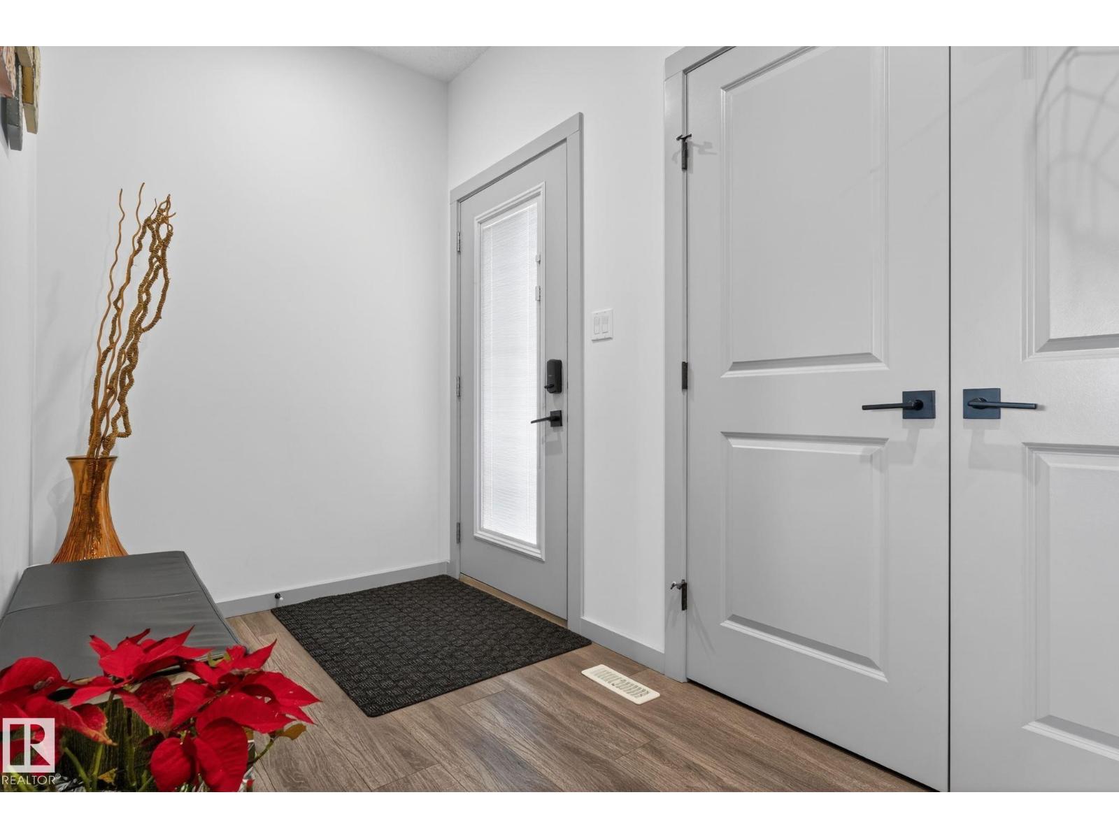 9514 Pear Cl Sw, Edmonton, Alberta  T6X 2N6 - Photo 6 - E4471093