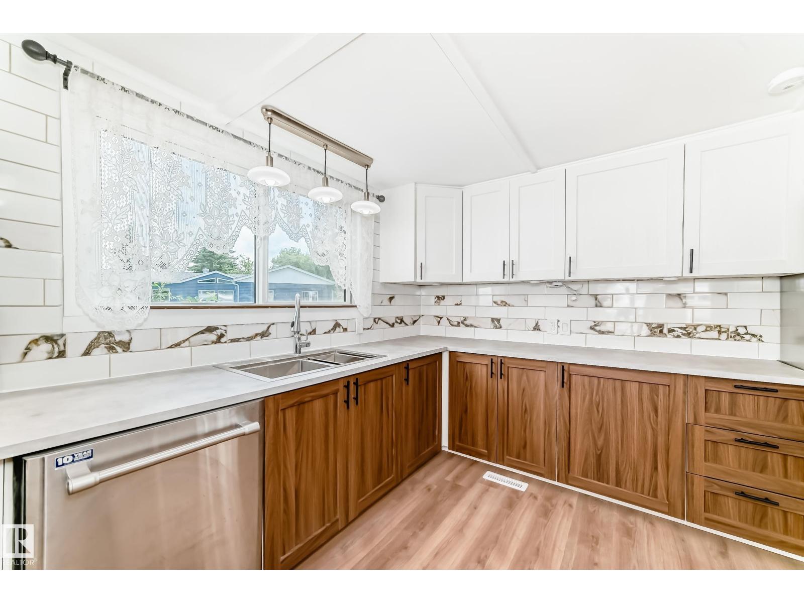 404 Evergreen Pa Nw, Edmonton, Alberta  T5Y 4M2 - Photo 9 - E4471094