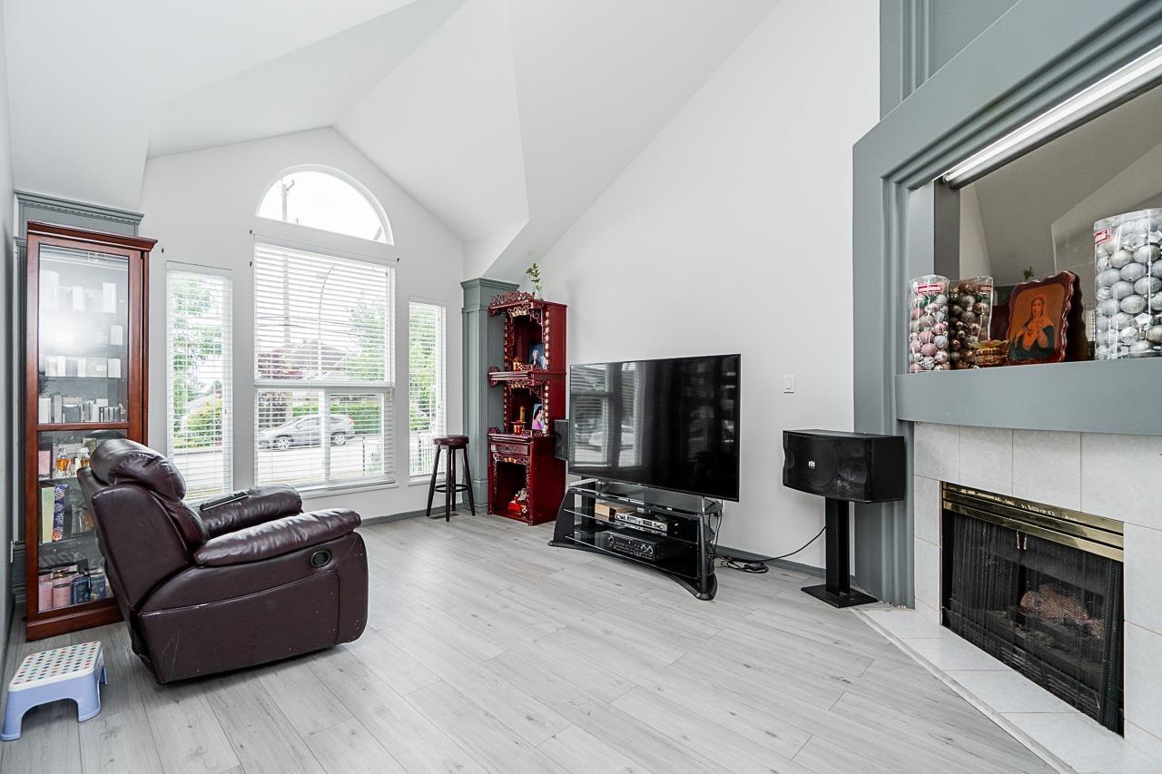 16089 80 Avenue, Surrey, British Columbia  V4N 0X1 - Photo 2 - R3082723