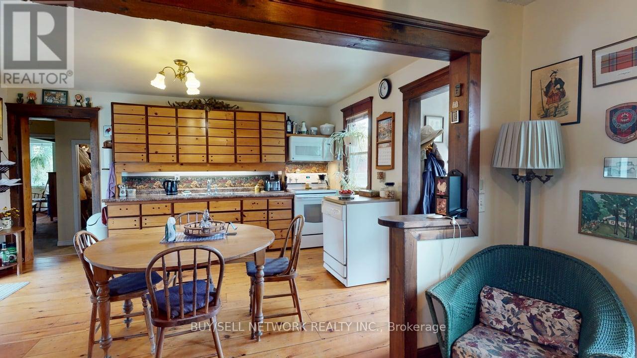 947 Division Road, Otonabee-South Monaghan, Ontario  K0L 2H0 - Photo 10 - X12479554