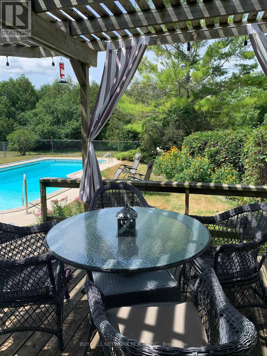 947 Division Road, Otonabee-South Monaghan, Ontario  K0L 2H0 - Photo 29 - X12479554