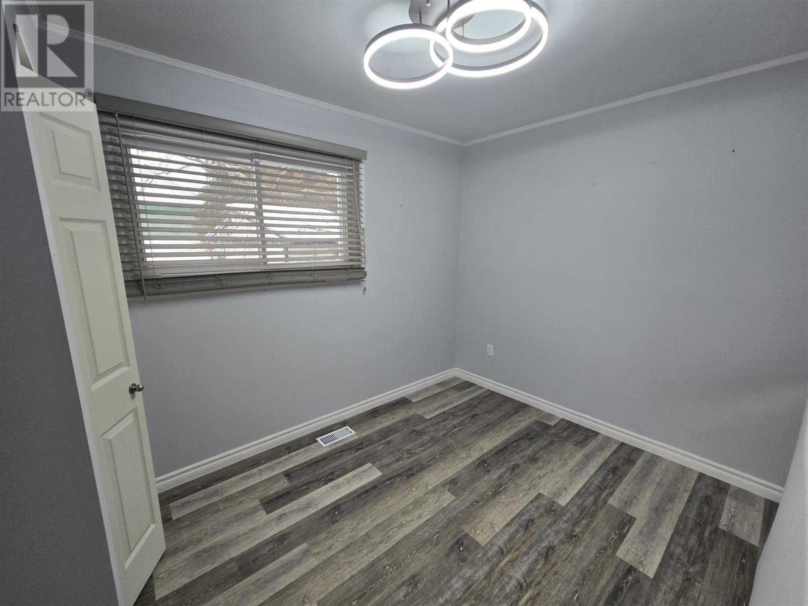 215 Hillside Dr S, Elliot Lake, Ontario P5A 1N5 - Photo 11 - SM260093