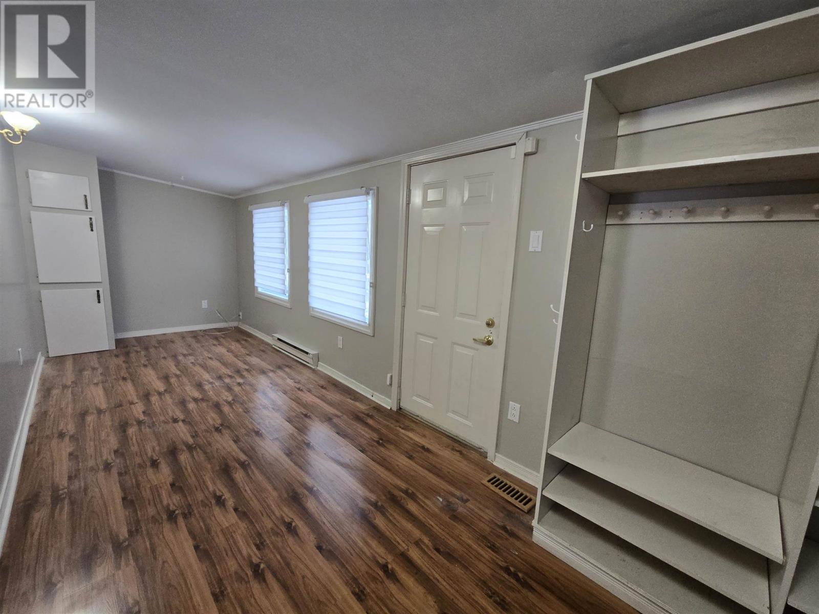 215 Hillside Dr S, Elliot Lake, Ontario P5A 1N5 - Photo 4 - SM260093