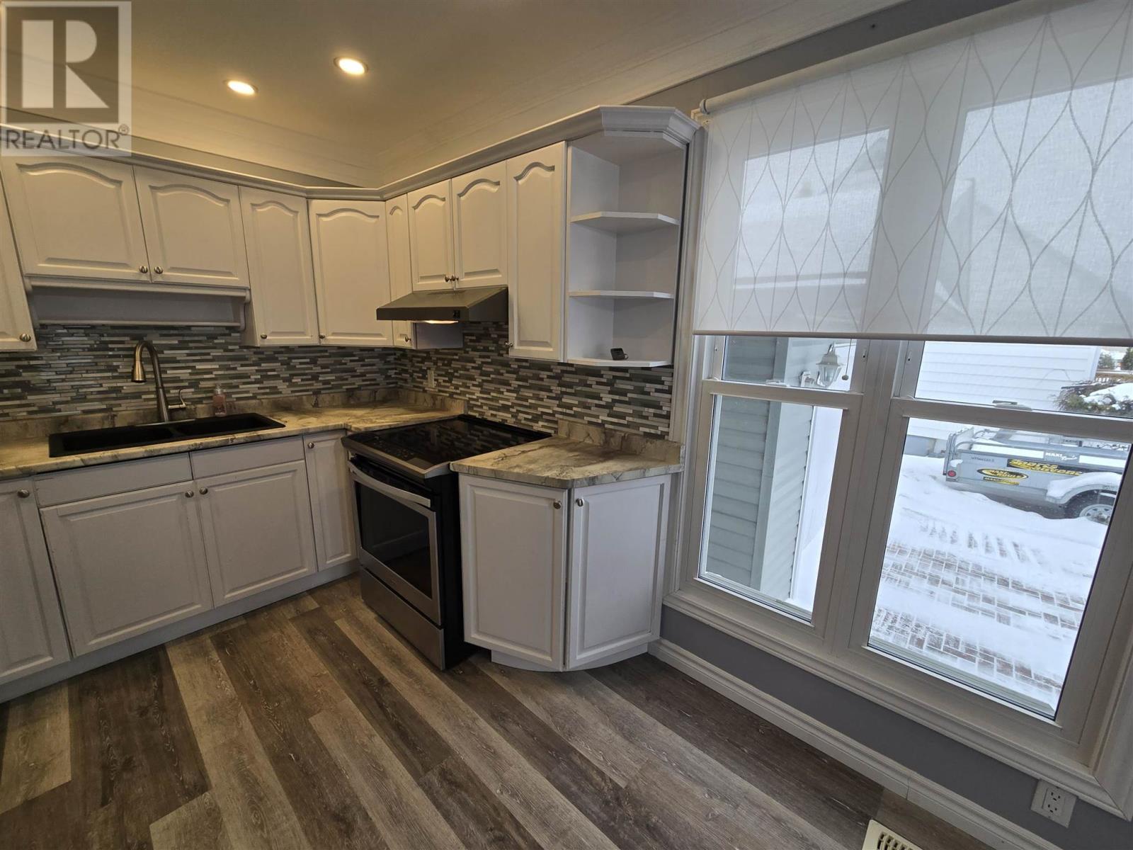 215 Hillside Dr S, Elliot Lake, Ontario P5A 1N5 - Photo 9 - SM260093