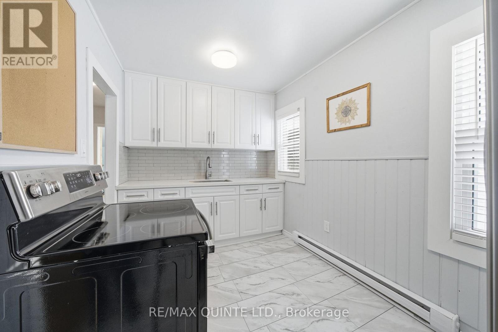 35 Kerr Crescent, Quinte West, Ontario  K8V 2W2 - Photo 12 - X12730234