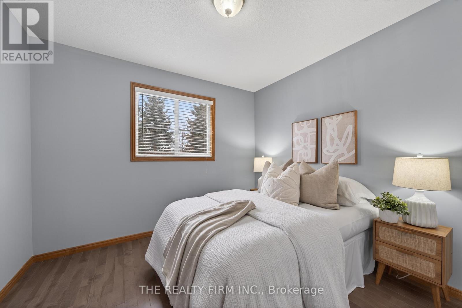 55 Queensway Drive, Strathroy-Caradoc, Ontario  N7G 4M2 - Photo 19 - X12730216