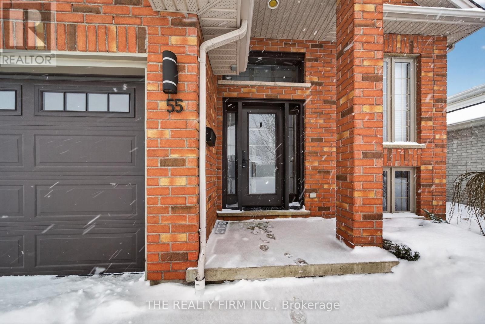 55 Queensway Drive, Strathroy-Caradoc, Ontario  N7G 4M2 - Photo 2 - X12730216