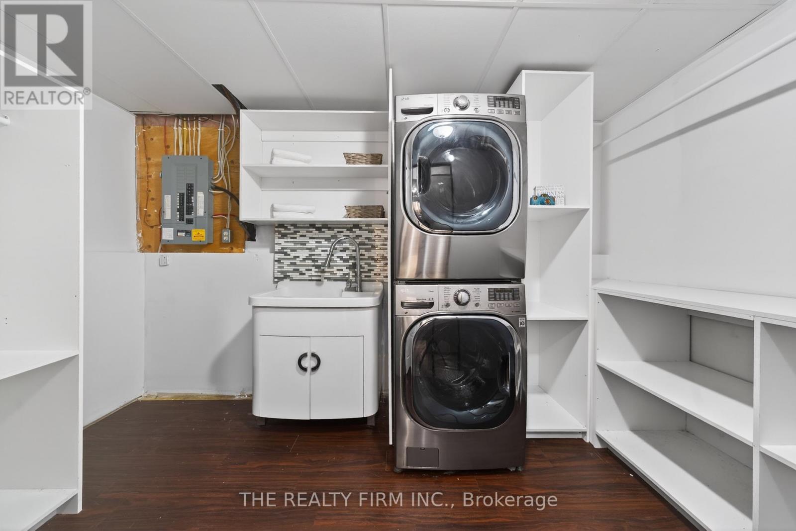 55 Queensway Drive, Strathroy-Caradoc, Ontario  N7G 4M2 - Photo 29 - X12730216