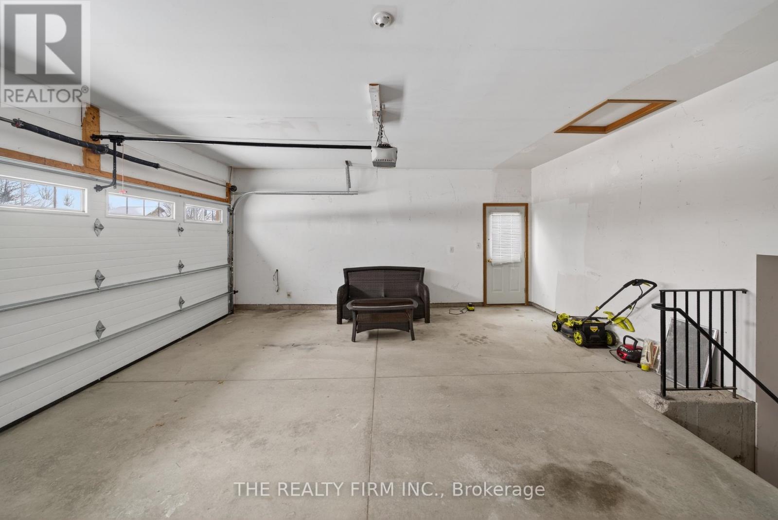 55 Queensway Drive, Strathroy-Caradoc, Ontario  N7G 4M2 - Photo 31 - X12730216