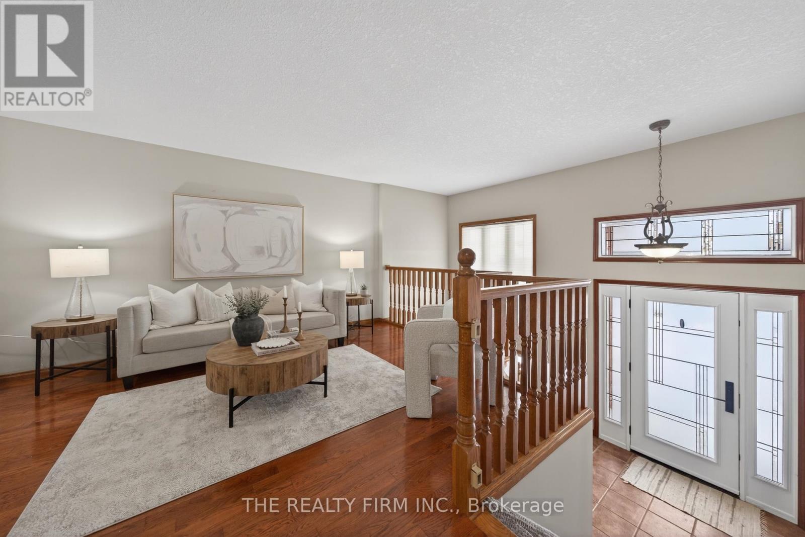 55 Queensway Drive, Strathroy-Caradoc, Ontario  N7G 4M2 - Photo 4 - X12730216