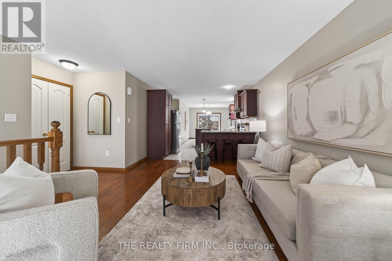 55 Queensway Drive, Strathroy-Caradoc, Ontario  N7G 4M2 - Photo 6 - X12730216