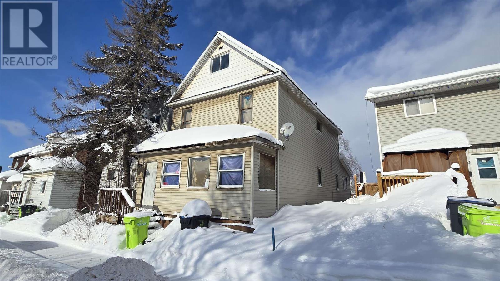 678 Albert St W, Sault Ste. Marie, Ontario P6A 1C6 - Photo 1 - SM260169