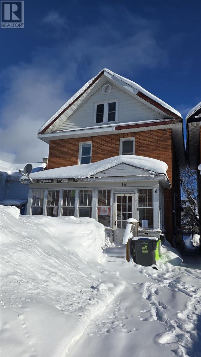 246 St. James St, Sault Ste. Marie, Ontario P6A 1P6 - Photo 2 - SM260170