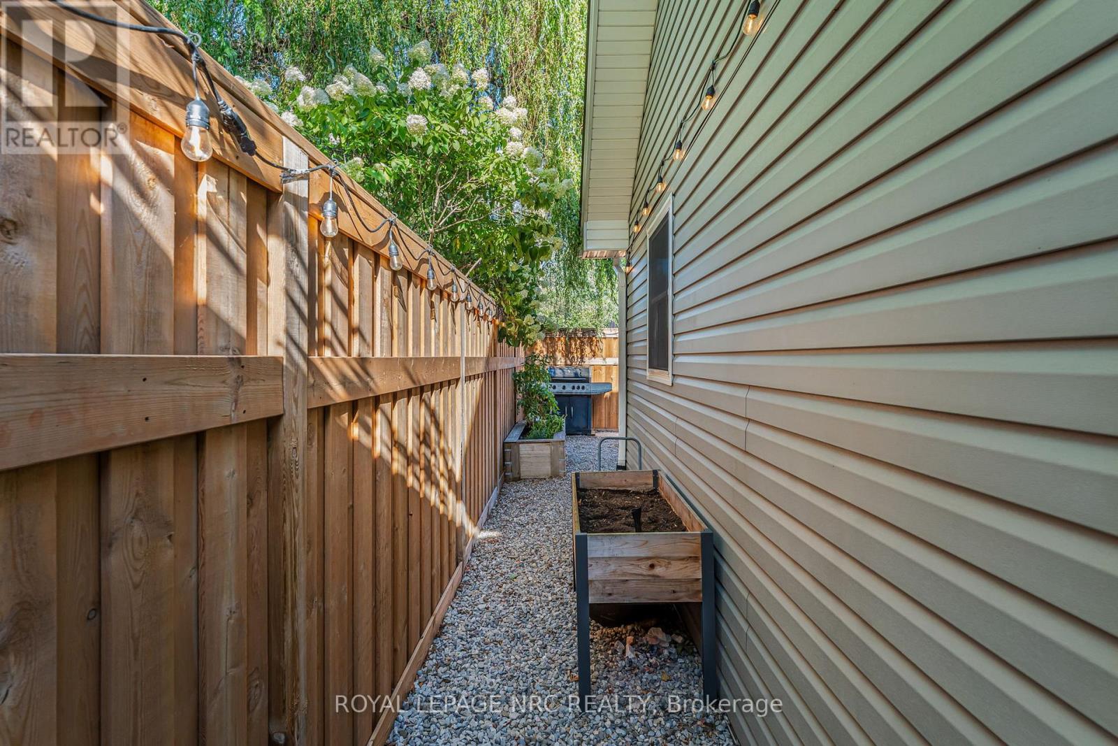 12 Lincoln Road E, Fort Erie, Ontario  L0S 1B0 - Photo 40 - X12730180