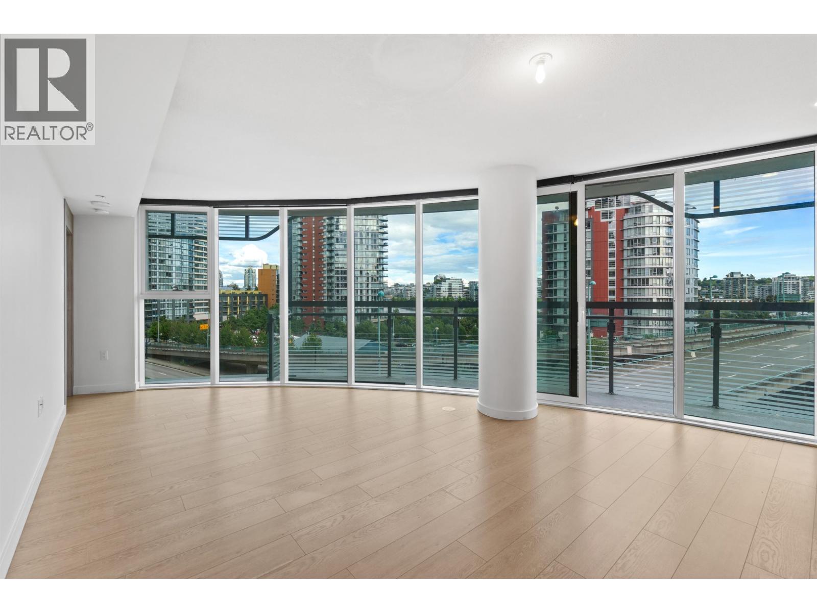 684 87 Nelson Street, Vancouver, British Columbia  V6Z 0E8 - Photo 3 - R3083039