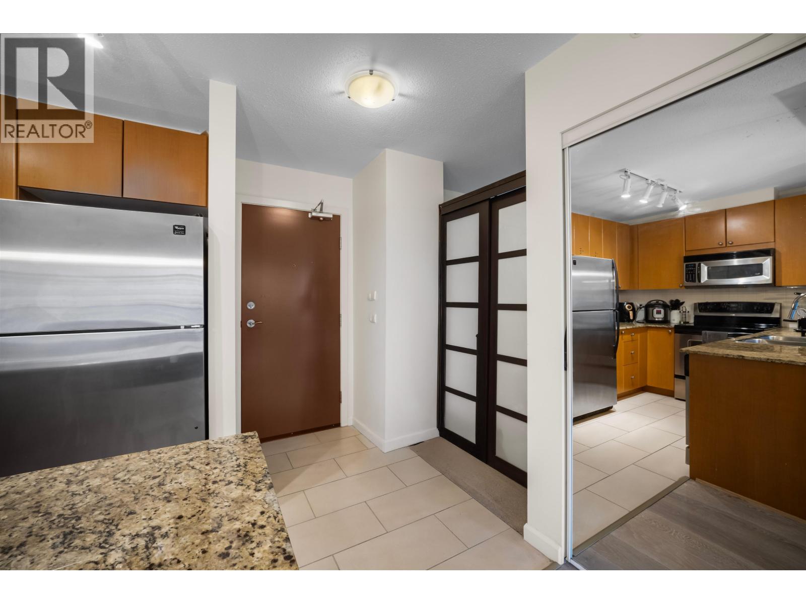 608 610 Victoria Street, New Westminster, British Columbia  V3M 0A5 - Photo 11 - R3083061