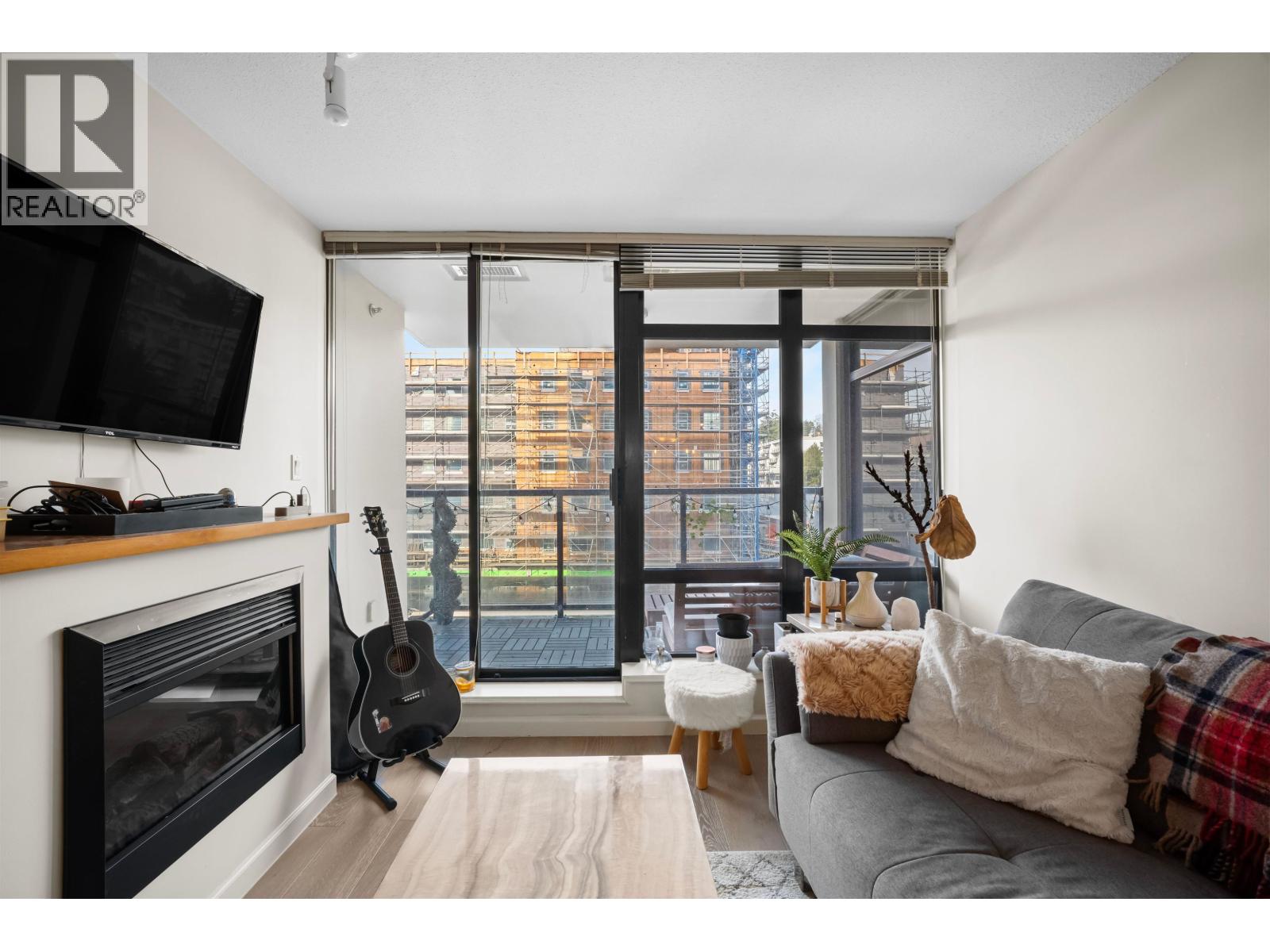 608 610 Victoria Street, New Westminster, British Columbia  V3M 0A5 - Photo 2 - R3083061