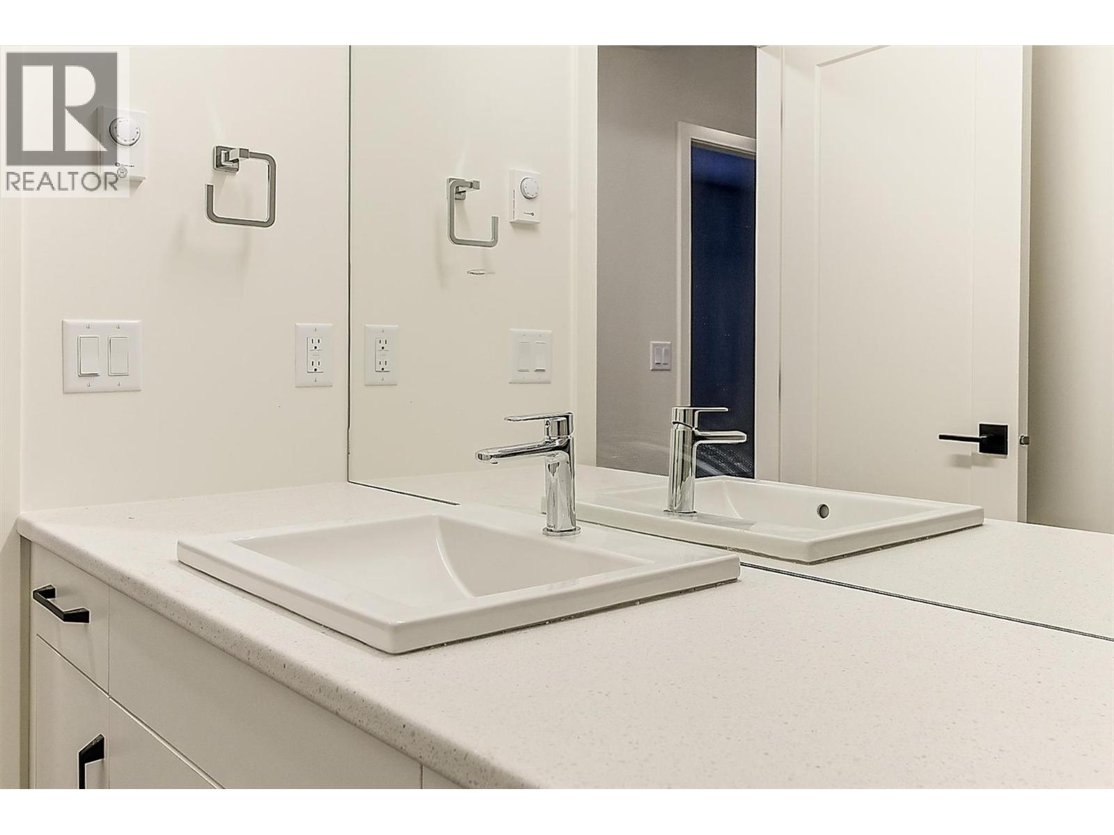 2115 Montenegro Drive Kelowna Photo 8