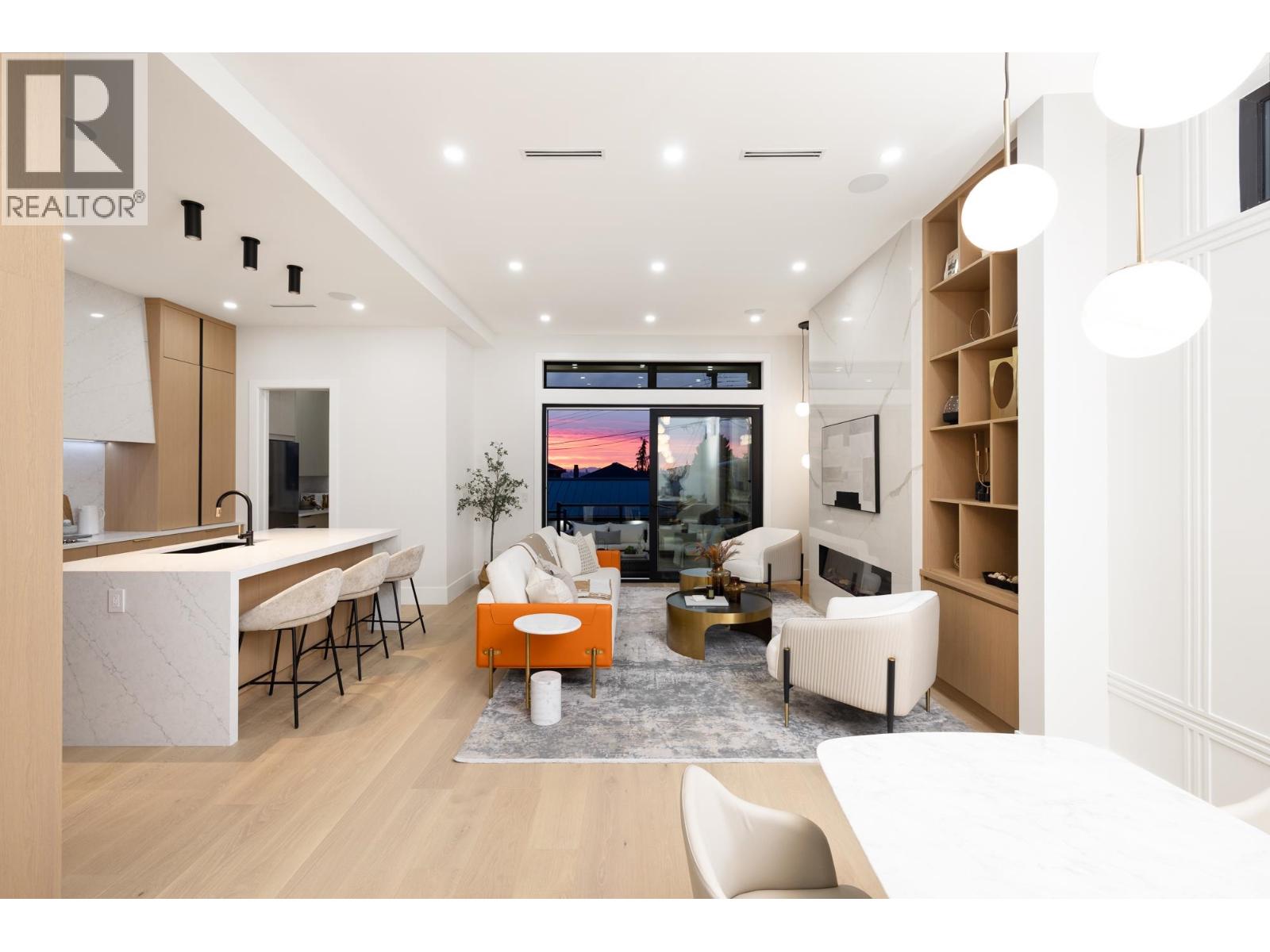 131 Grosvenor Avenue, Burnaby, British Columbia  V5B 3N7 - Photo 11 - R3083038