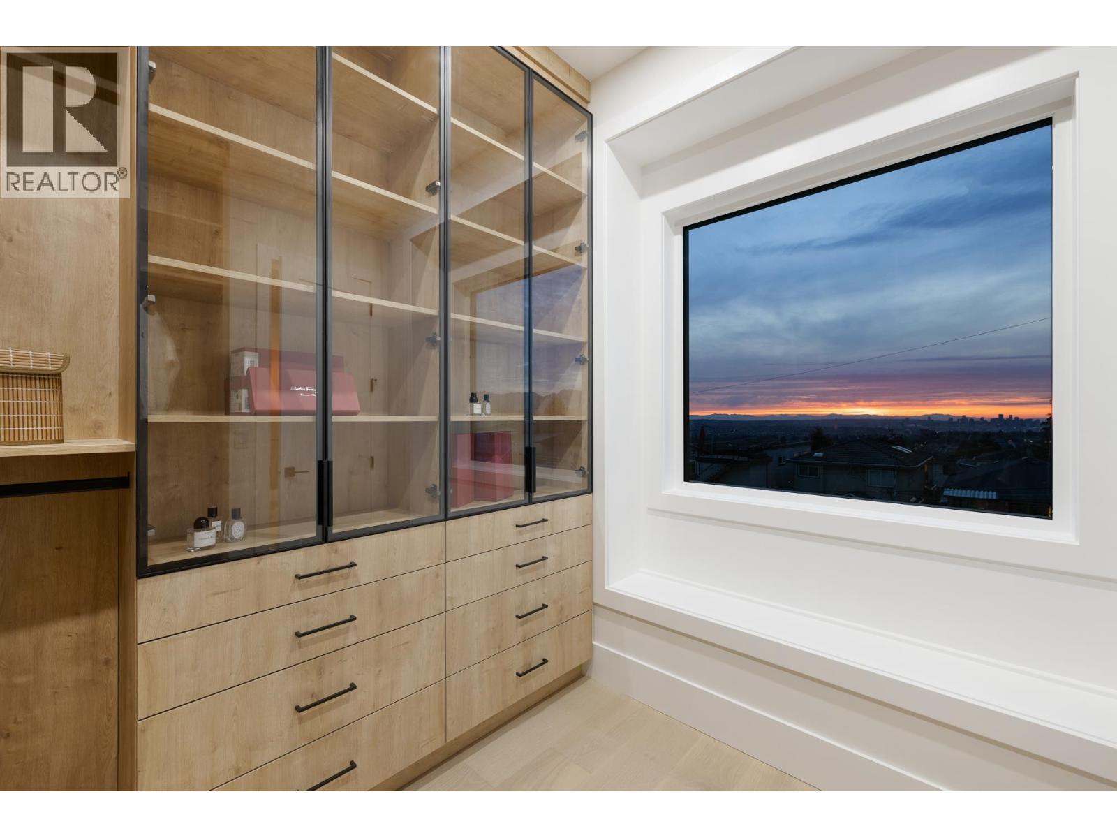 131 Grosvenor Avenue, Burnaby, British Columbia  V5B 3N7 - Photo 24 - R3083038