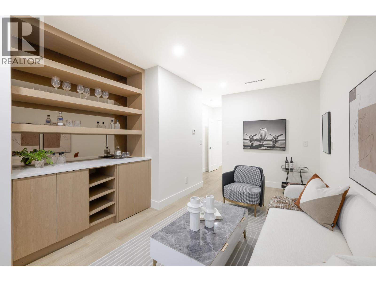 131 Grosvenor Avenue, Burnaby, British Columbia  V5B 3N7 - Photo 28 - R3083038