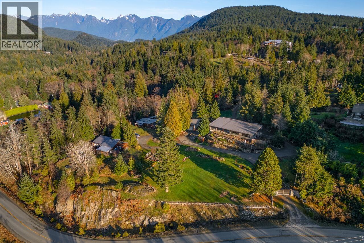 465 Sunset Road, Bowen Island, British Columbia  V0N 1G2 - Photo 3 - R3083054