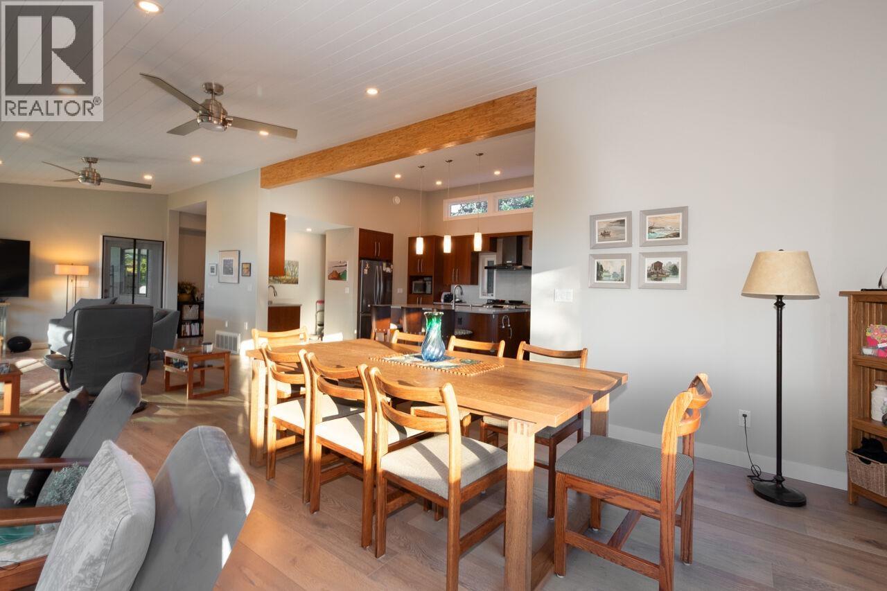 465 Sunset Road, Bowen Island, British Columbia  V0N 1G2 - Photo 9 - R3083054