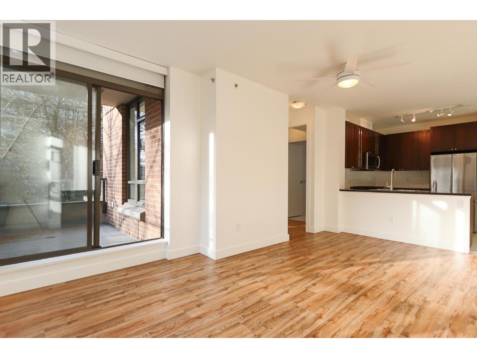 203 170 W 1st Street, North Vancouver, British Columbia  V7M 3P2 - Photo 4 - R3083077