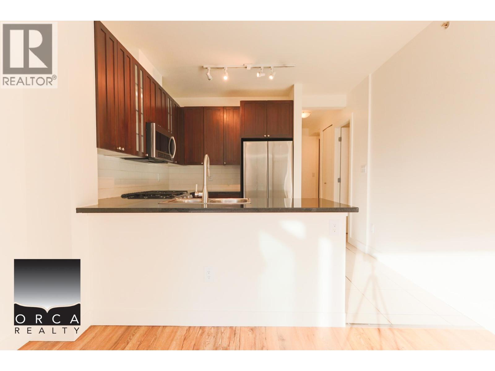 203 170 W 1st Street, North Vancouver, British Columbia  V7M 3P2 - Photo 5 - R3083077