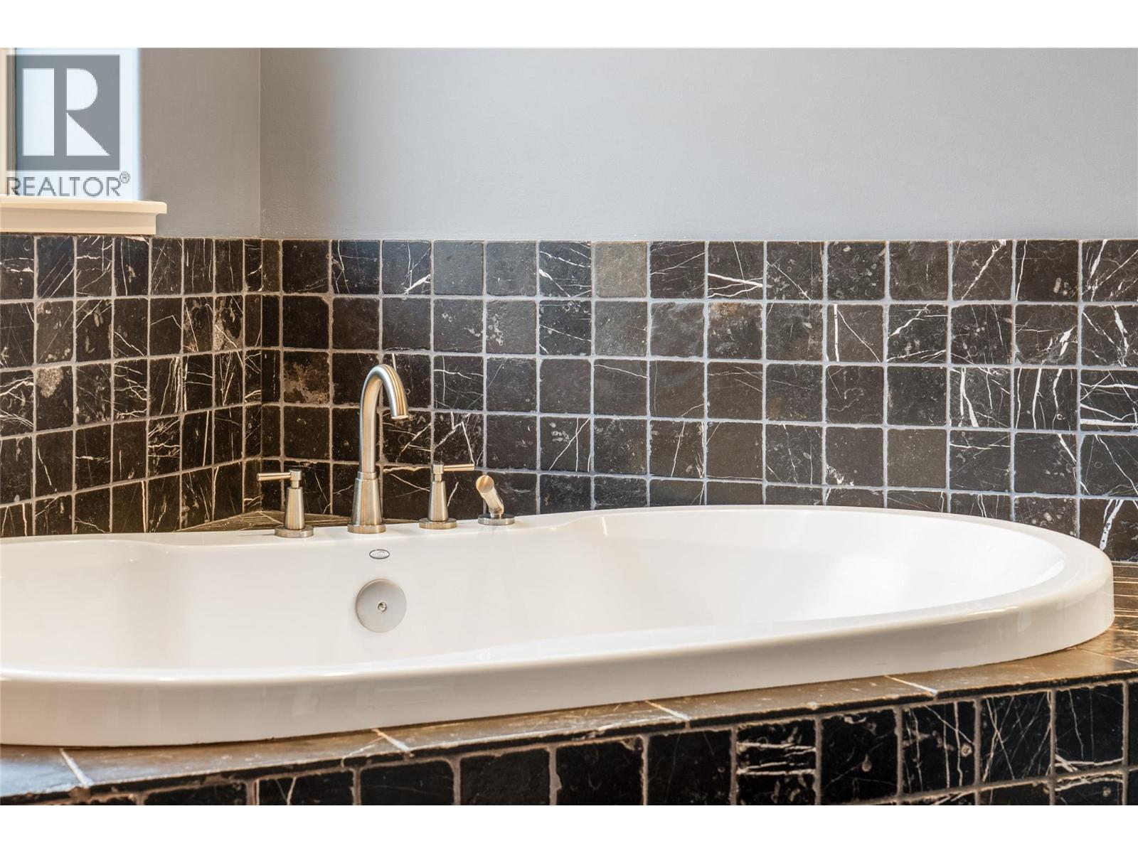 1029 Longacre Place, Vernon, British Columbia  V1H 1H7 - Photo 39 - 10373659