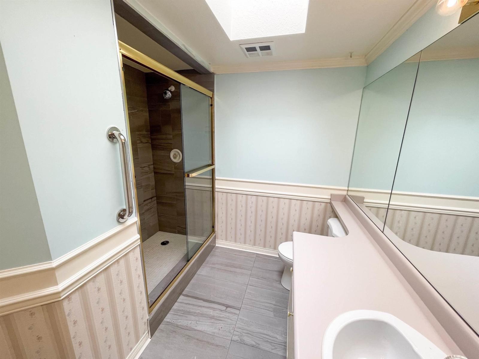 319 7161 121 Street, Surrey, British Columbia  V3W 1G8 - Photo 2 - R3079926