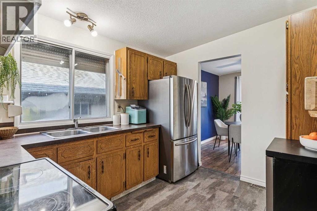 23 Dovercliffe Way Se, Calgary, Alberta  T2B 1W6 - Photo 8 - A2280728