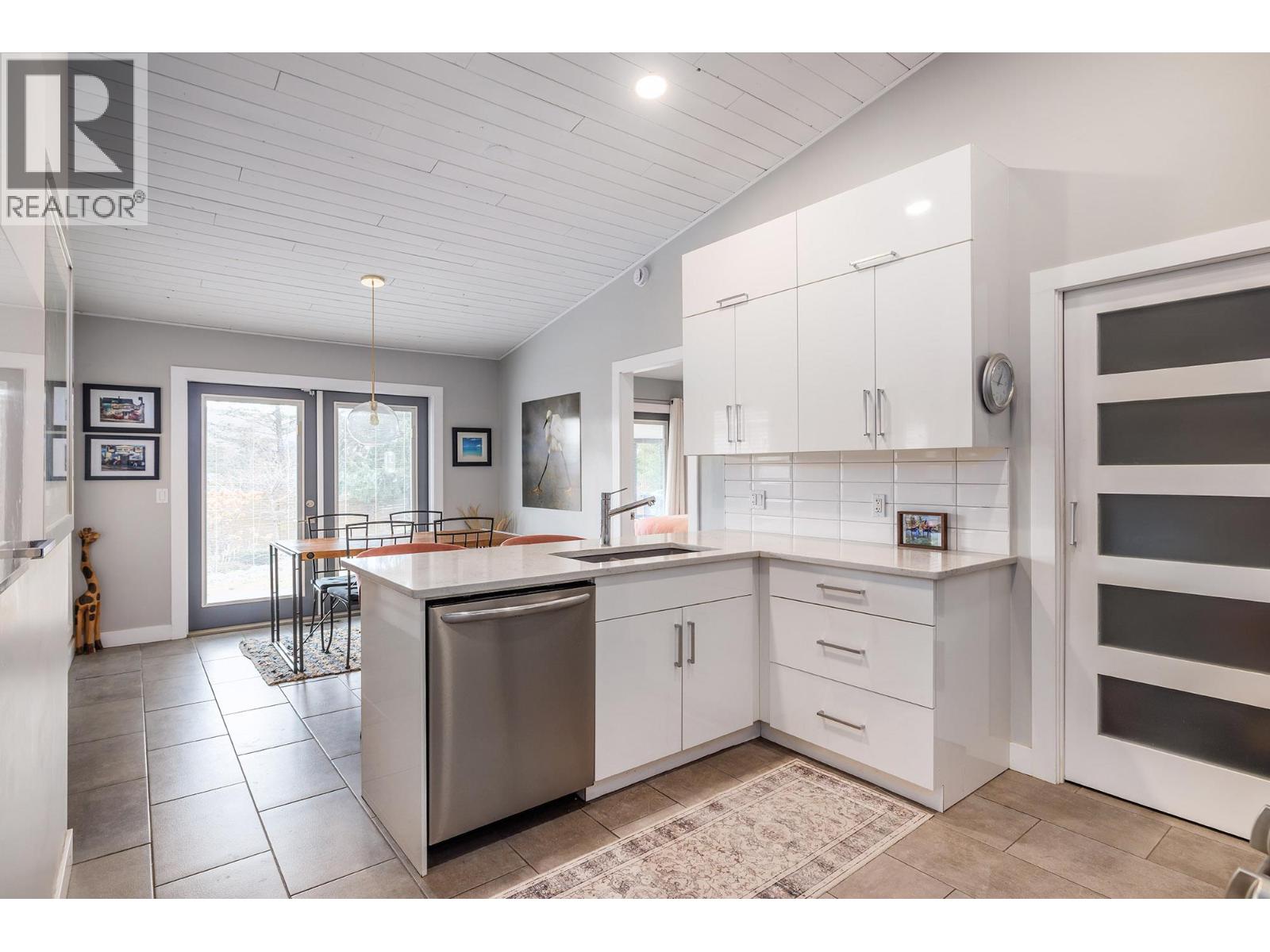 2575 Pineridge Place, West Kelowna, British Columbia  V4T 2J7 - Photo 6 - 10373841