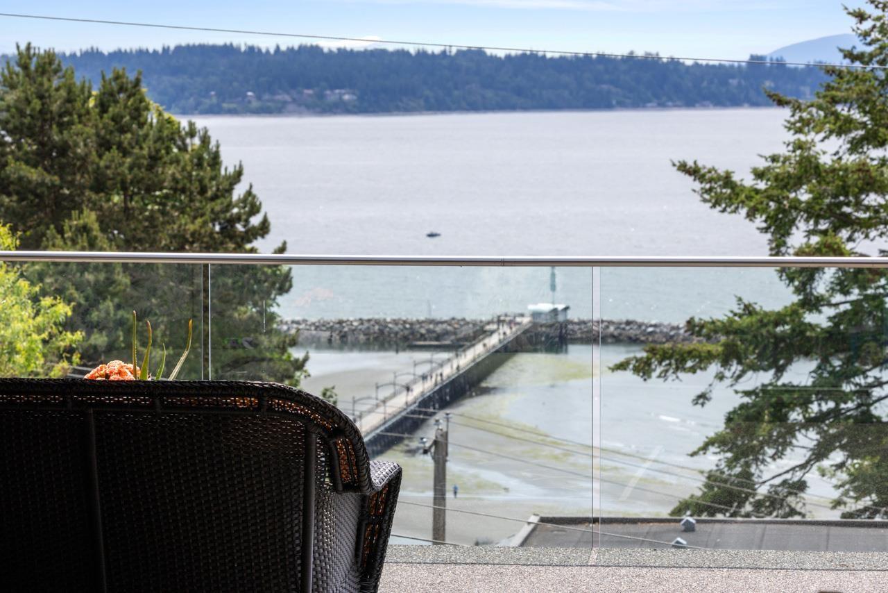 14999 Blackwood Lane, White Rock, British Columbia  V4B 2A8 - Photo 8 - R3082850