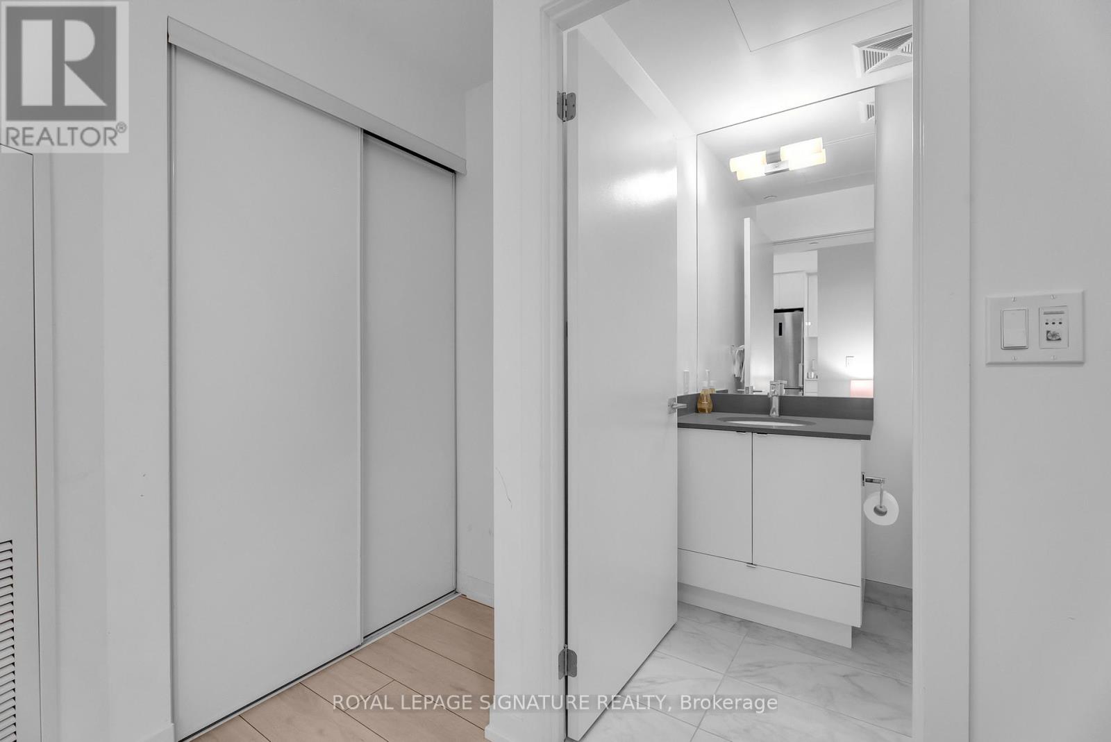 2301 - 49 East Liberty Street, Toronto, Ontario  M6K 0B2 - Photo 4 - C12730192