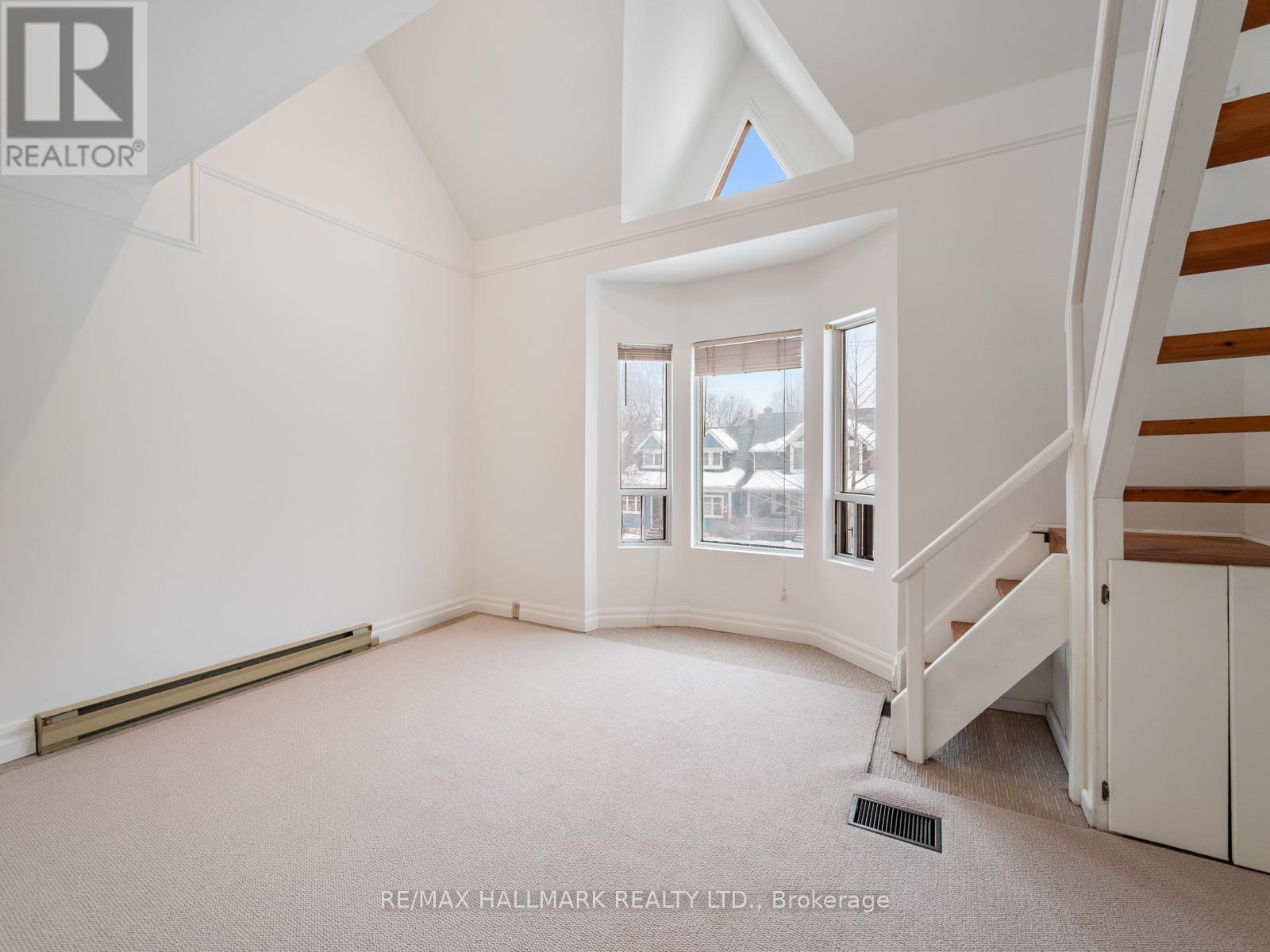 Upper - 55 Eastmount Avenue, Toronto, Ontario  M4K 1V2 - Photo 10 - E12730198